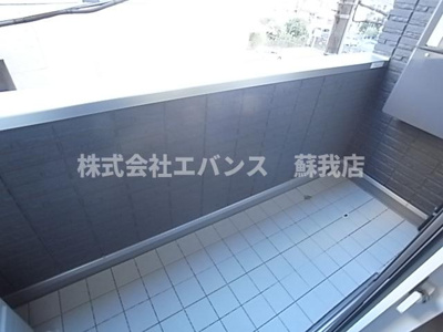 【バルコニー】 | ラ・パートメント本千葉 | 開放的で明るい空間を演出してくれるバルコニーです
