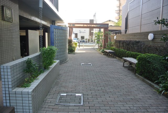 ビブレマンション諏訪野のその他共用部分|清潔なエントランス★