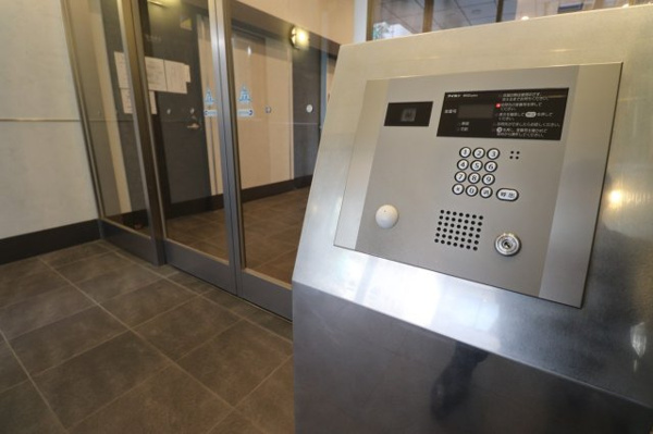 【防犯設備】 | 【防犯設備】もちろんオートロックです！強固なセキュリティで安心！