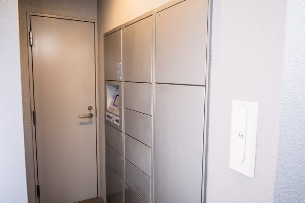 【設備】 | 【宅配ボックス】大小さまざまなサイズに対応！宅配時間を気にせず、いつでもお出かけいただけます！