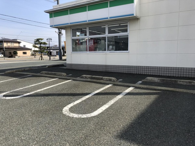 プレステージ東根|ファミリーマート さくらんぼ東根駅前店 0.1km