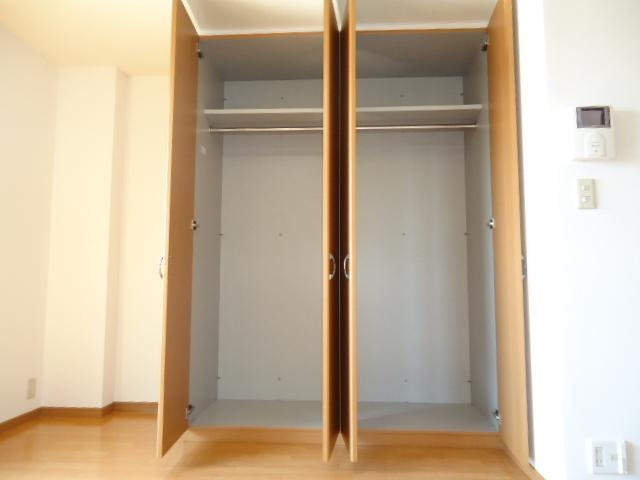 プレステージ東根の収納|クローゼット（リビング）