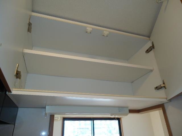 プレステージ東根のキッチン|キッチン吊り戸棚