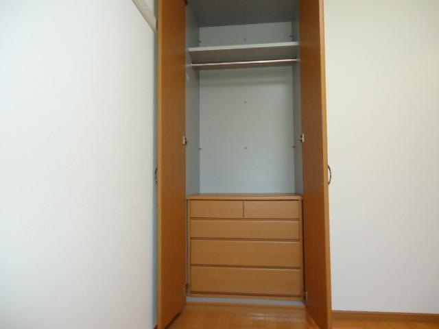 プレステージ東根の洋室|クローゼット（洋室）