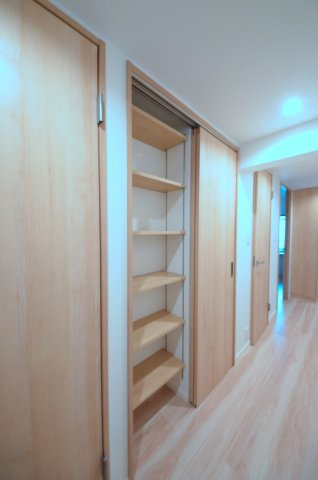 藤和猫屋町ハイタウンの収納|廊下にも収納スペース有