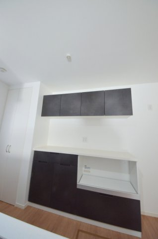 阿品二丁目の収納|大容量のカップボードが標準装備！！キッチン周りの収納スペースもしっかり確保されています。