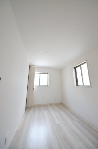 上安二丁目の洋室|全居室収納スペース有、お部屋が広く綺麗に使えます