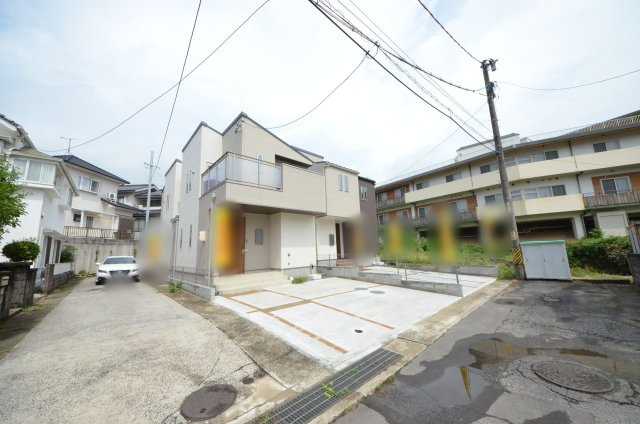 上安二丁目の前面道路含む現地写真|前面道路は交通量が少なく駐車楽々
駐車2台可能です