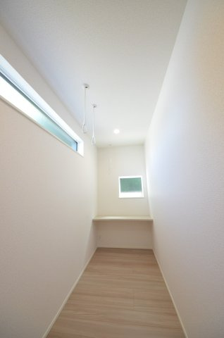 宮内字西畑口の収納|キッチン裏に室内物干しスペースがあります