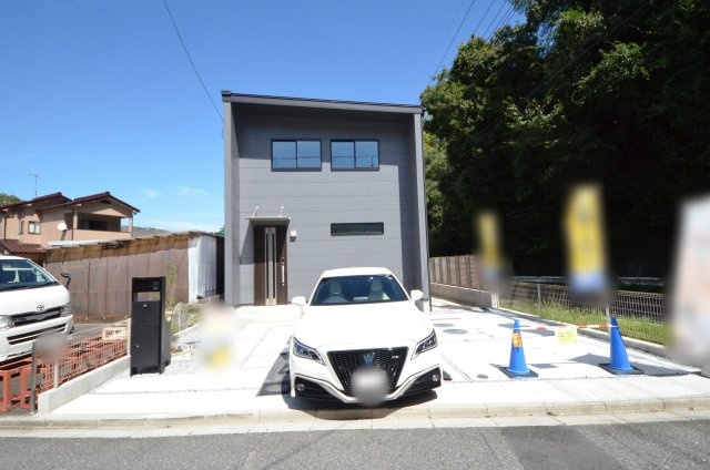 宮内字西畑口の駐車場|前面道路は交通量が少なく駐車楽々
駐車2台可能です