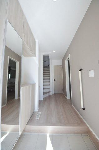 宮内字西畑口の玄関|玄関には大容量の収納があります