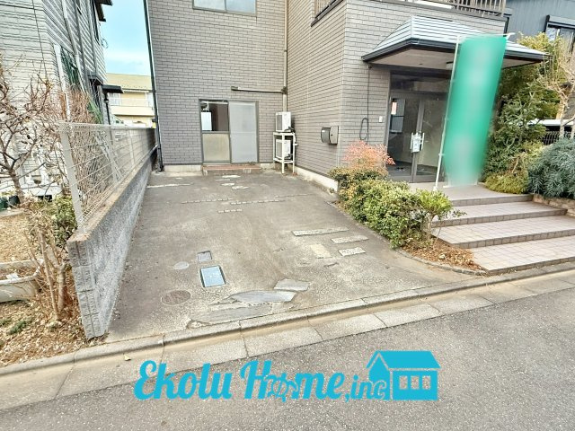 あきる野市小川　の駐車場
