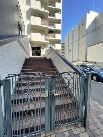 グリーンマンション今泉の外観|外観は古いですがきれいです。