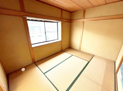 【和室】 | 尼崎市杭瀬寺島1丁目　中古戸建 | 6畳の和室は癒やしの空間