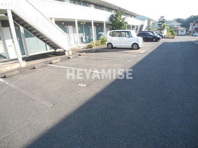 アルペジオ久原B棟の駐車場