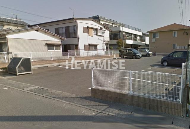 アステージ松並の駐車場