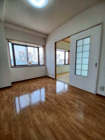 ローラ中央の内装|別部屋参考用写真