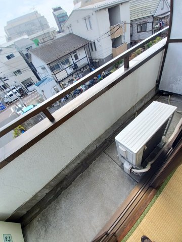 ローラ中央のバルコニー|別部屋参考用写真