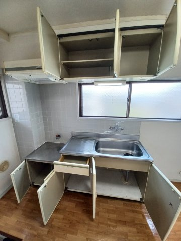 ローラ中央の収納|別部屋参考用写真