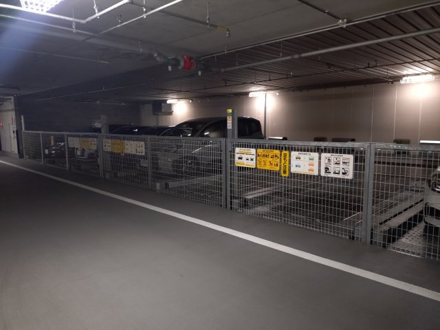 目白ガーデンヒルズAの駐車場