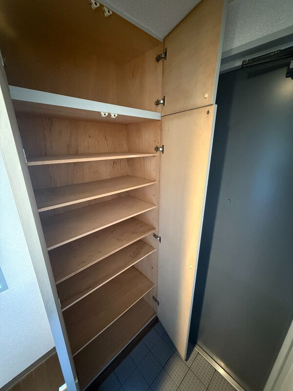 府中ウエストのエントランス|※別号室参考写真です