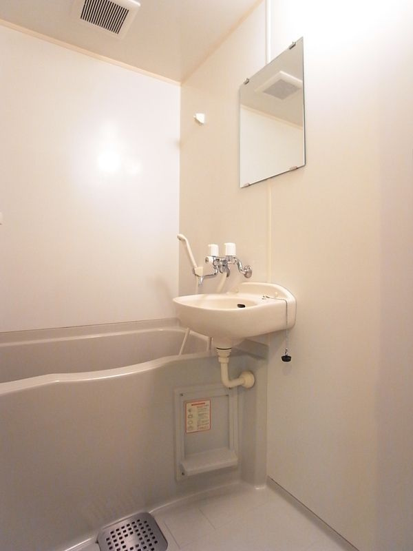 リリックコート翔の浴室