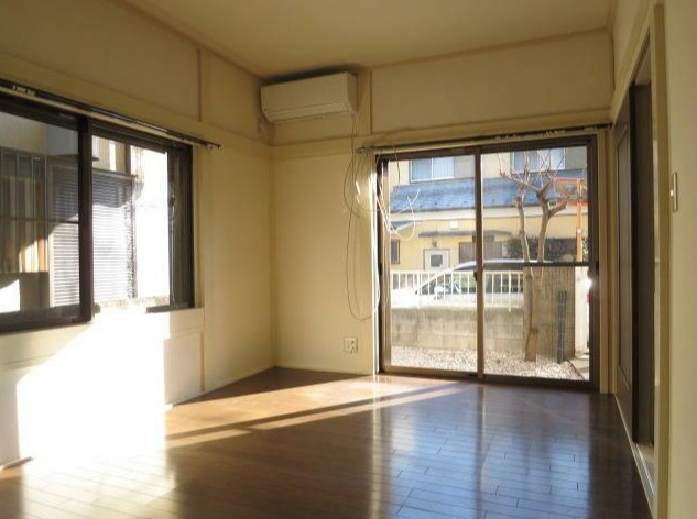 本宿町４丁⽬貸家の寝室