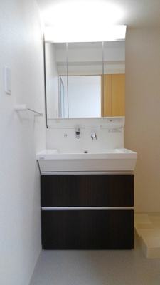 【独立洗面台】 | サンセリテ | 朝の支度にも助かる、独立の洗髪洗面化粧台