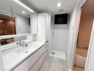 【独立洗面台】 | ヒルズ戸塚ヴェルデスクエア | 独立洗面台で身支度をすべて済ませてしまいましょう