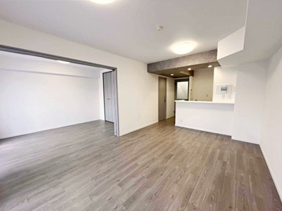 【居間・リビング】 | ダイアパレスワンダースケープ | こちらの居間で趣味の時間をお楽しみください