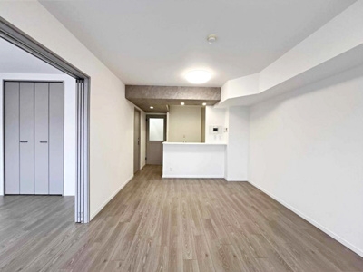 【居間・リビング】 | ダイアパレスワンダースケープ | こちらの居間で趣味の時間をお楽しみください