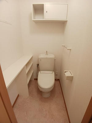【トイレ】 | ヴィラ・サニーヒル | コンパクトで使いやすいトイレです