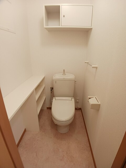 【トイレ】 | ヴィラ・サニーヒル | コンパクトで使いやすいトイレです