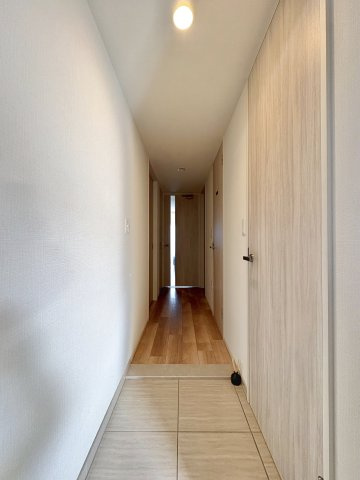 ユニハイム駒川中野レジデンスの玄関