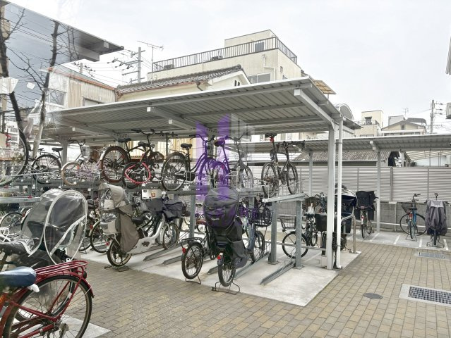 ユニハイム駒川中野レジデンスの駐輪場