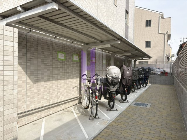 ユニハイム駒川中野レジデンスの駐輪場