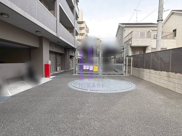 ユニハイム駒川中野レジデンスの駐車場