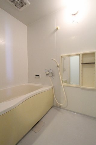 アネーロ城山の浴室|きれいなお風呂です