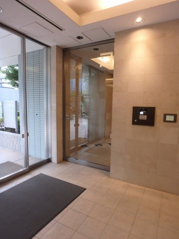 小石川シティハイツのエントランス