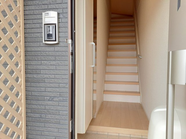 ファースト・リングⅤの玄関