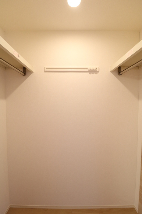 シャインピークス大和 Ｂの収納|ウォークインクローゼット