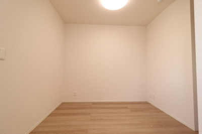 【その他】 | PREMILIFE須賀 | 305　洋室