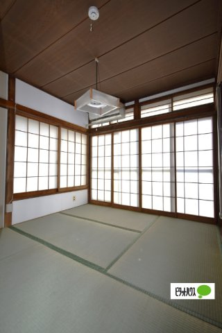 朝倉町戸建の居間・リビング