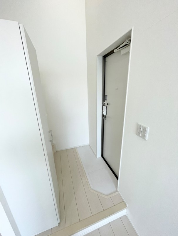 ルミエール十一番町の玄関