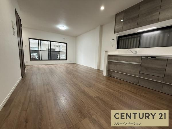 市岡元町２丁目中古戸建の居間・リビング