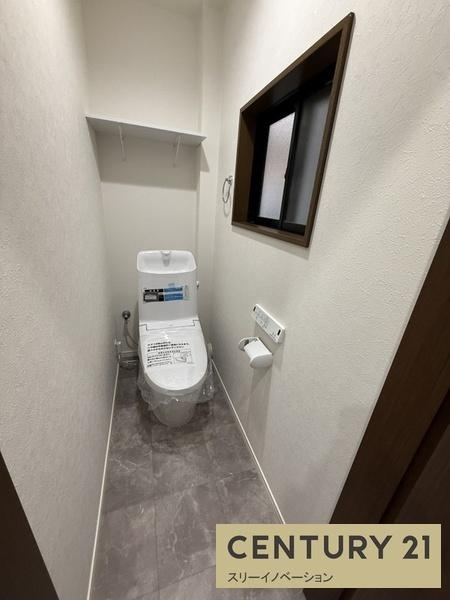 市岡元町２丁目中古戸建のトイレ