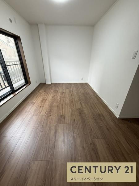 市岡元町２丁目中古戸建の洋室