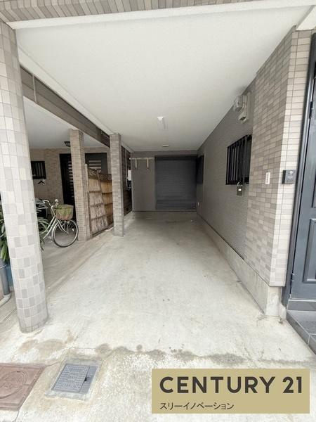 市岡元町２丁目中古戸建の駐車場