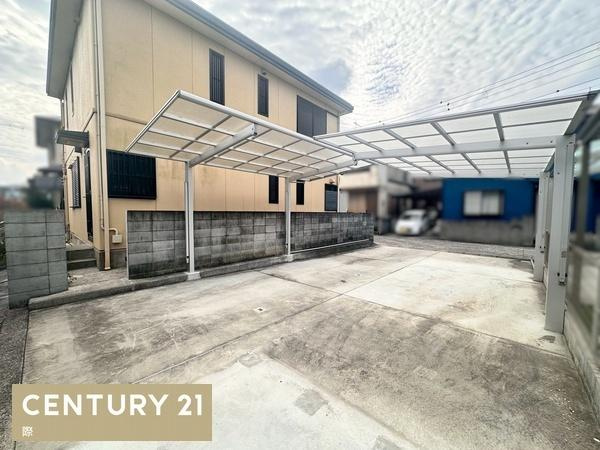 紀の川市桃山町元　中古戸建の駐車場