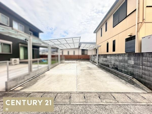 紀の川市桃山町元　中古戸建の駐車場